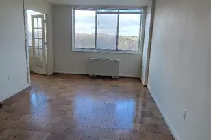 10401 Grosvenor Pl, Rockville, MD 20852 - Photo 2