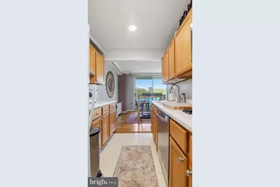 10201 Grosvenor Place #1009, Rockville, MD 20852 - Photo 2