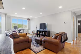 10201 Grosvenor Pl, Rockville, MD 20852 - Photo 10