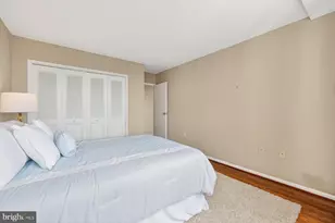 10401 Grosvenor Pl, Rockville, MD 20852 - Photo 18