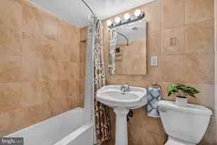 10401 Grosvenor Pl, Rockville, MD 20852 - Photo 24