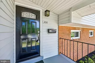 300 Gilsan Ct, Silver Spring, MD 20902 - Photo 14