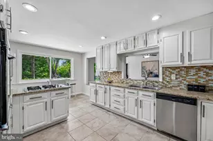 300 Gilsan Ct, Silver Spring, MD 20902 - Photo 2