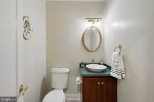 6211 Yorkshire Terrace, Bethesda, MD 20814 - Photo 18