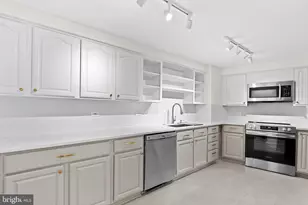 4601 N Park Ave, Chevy Chase, MD 20815 - Photo 8