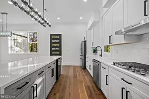 811 Sligo Creek Pkwy, Takoma Park, MD 20912 - Photo 6