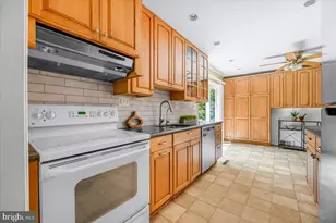 14407 Briarwood Terrace, Rockville, MD 20853 - Photo 6