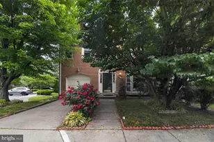 7435 Crestberry Ln, Bethesda, MD 20817 - Photo 2