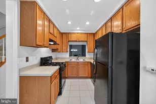 239 Jay Dr, Rockville, MD 20850 - Photo 8