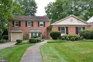 7208 Marbury Rd, Bethesda, MD 20817 - Photo 2