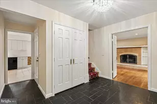 11119 Lamplighter Ln, Potomac, MD 20854 - Photo 6