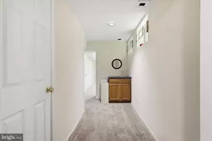 8615 Aqueduct Rd, Potomac, MD 20854 - Photo 38