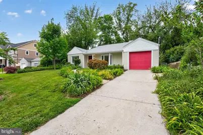 3305 W Coquelin Terrace, Chevy Chase, MD 20815 - Photo 2