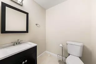 135 Wootton Oaks Ct, Rockville, MD 20852 - Photo 14