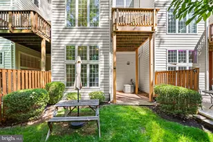 135 Wootton Oaks Ct, Rockville, MD 20852 - Photo 4