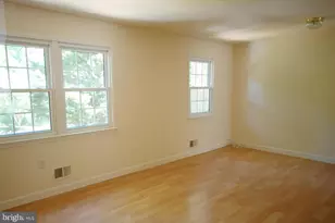 7 Hyacinth Ct, Gaithersburg, MD 20878 - Photo 6