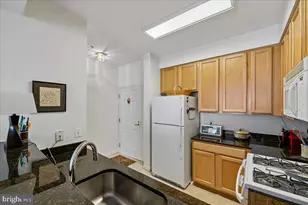 310 High Gables Dr, Gaithersburg, MD 20878 - Photo 12