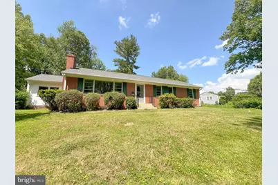 10001 Woodhill Road, Bethesda, MD 20817 - Photo 2
