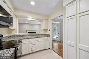 5717 Brewer House Cir, North Bethesda, MD 20852 - Photo 12