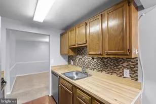 18050 Chalet Dr, Germantown, MD 20874 - Photo 16