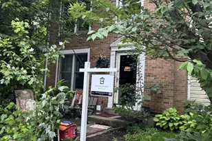 19037 Partridge Wood Dr, Germantown, MD 20874 - Photo 2