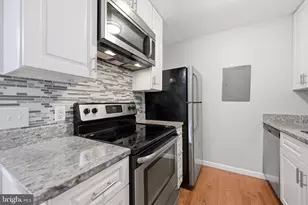 10703 Hampton Mill Terrace, Rockville, MD 20852 - Photo 4