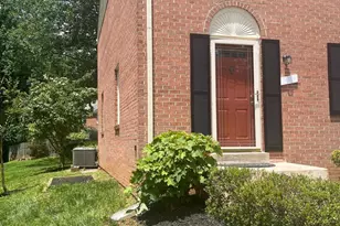 12140 Bentridge Pl, Potomac, MD 20854 - Photo 2