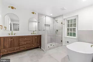 9712 Hill St, Kensington, MD 20895 - Photo 32