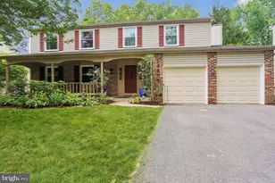 18808 Cross Country Ln, Gaithersburg, MD 20879 - Photo 2