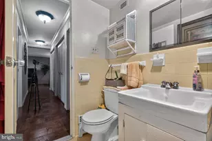 10201 Grosvenor Pl, Rockville, MD 20852 - Photo 14