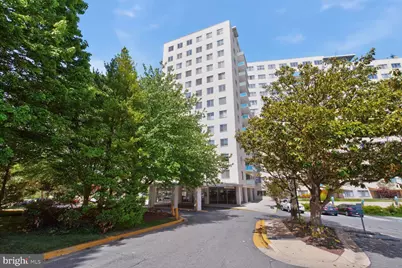 10201 Grosvenor Place #720, Rockville, MD 20852 - Photo 1
