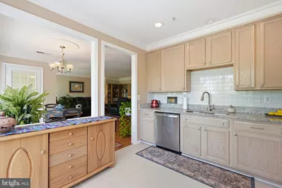 214 Fallsgrove Boulevard #12, Rockville, MD 20850 - Photo 6