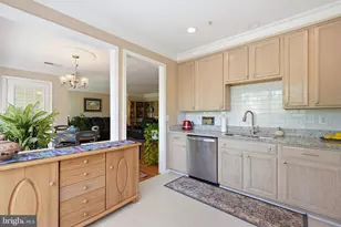 214 Fallsgrove Blvd, Rockville, MD 20850 - Photo 6