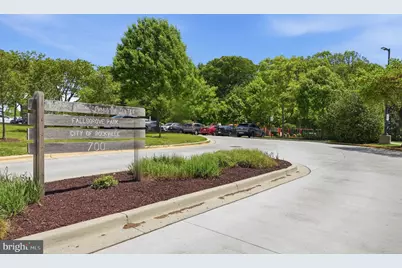 214 Fallsgrove Boulevard #12, Rockville, MD 20850 - Photo 34