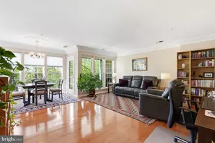 214 Fallsgrove Blvd, Rockville, MD 20850 - Photo 10