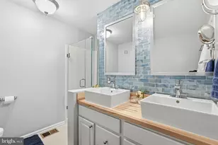 214 Fallsgrove Blvd, Rockville, MD 20850 - Photo 20