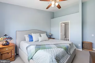 214 Fallsgrove Blvd, Rockville, MD 20850 - Photo 18