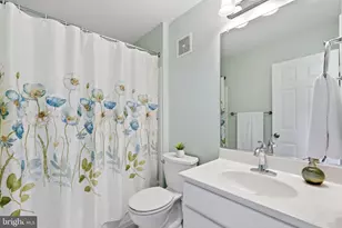 214 Fallsgrove Blvd, Rockville, MD 20850 - Photo 26