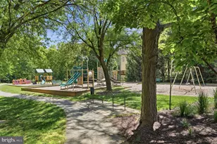 214 Fallsgrove Blvd, Rockville, MD 20850 - Photo 30