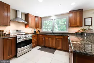 12331 Overpond Way, Potomac, MD 20854 - Photo 2