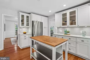 11507 Farmland Dr, Rockville, MD 20852 - Photo 10