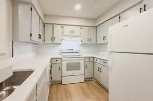 18520 Boysenberry Dr, Gaithersburg, MD 20879 - Photo 2