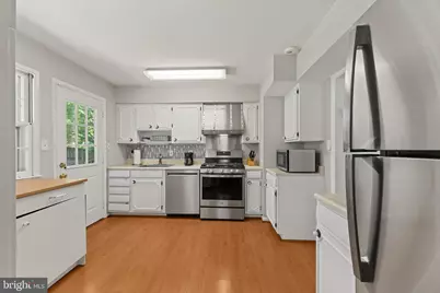 13615 Russett Terrace, Rockville, MD 20853 - Photo 10