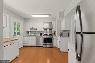 13615 Russett Terrace, Rockville, MD 20853 - Photo 10
