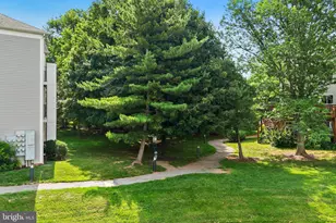 10022 Vanderbilt Cir, Rockville, MD 20850 - Photo 30