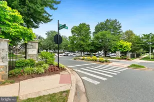 10022 Vanderbilt Cir, Rockville, MD 20850 - Photo 40