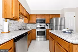 12573 Coral Grove Pl, Germantown, MD 20874 - Photo 8