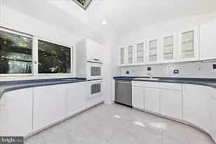 8311 Lilly Stone Dr, Bethesda, MD 20817 - Photo 10