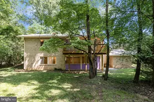8311 Lilly Stone Dr, Bethesda, MD 20817 - Photo 32