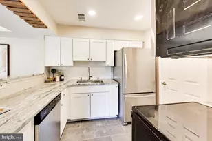 5716 Chapman Mill Dr, Rockville, MD 20852 - Photo 10